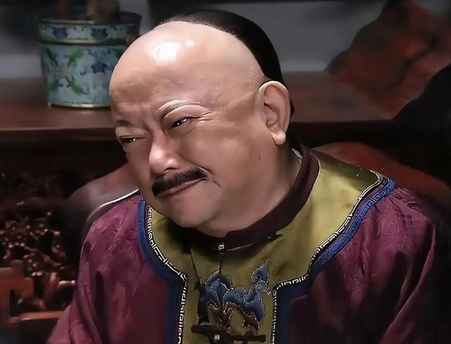 和珅出上联“三斤四两五花肉	”，纪晓岚对下联	，和珅吓得直哆嗦