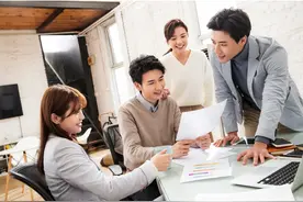 工作十年，终于明白：办公室里“没有朋友”，这10句话再熟也别说图片