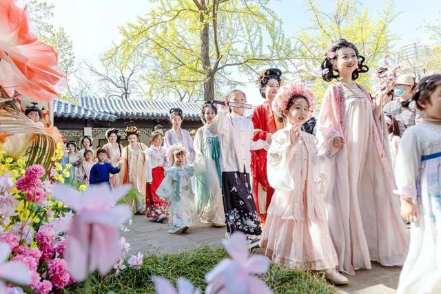 212.93万人次！入列十大热门城市！