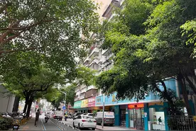 深圳41年楼龄老小区，装上共享电梯：按次收费，像搭公交一样图片