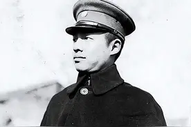 黄埔一期年龄最小的学员，一直活到1998年，孙女是家喻户晓的明星图片