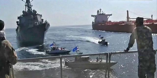 中美一旦开战	，美军将全面轰炸中国？基辛格曾称：中美正走向悬崖