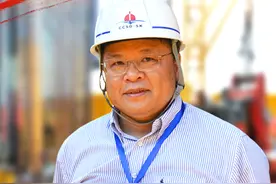 黄大年被授予“人民教育家”国家荣誉称号图片