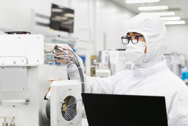 特朗普不想中国一家独大，联合8国推出新计划，要废掉中国的王牌