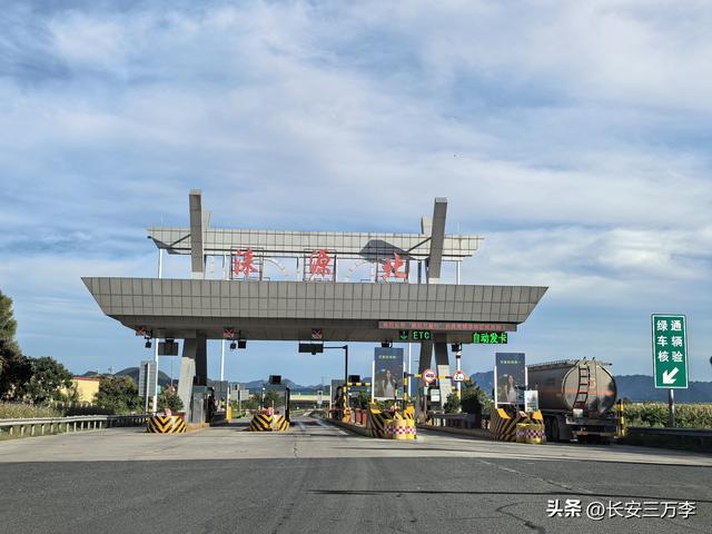 北上大草原第11天：南回浑源恒山蓄力，惊艳飞狐峪自驾美景线
