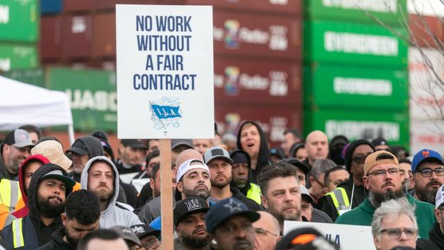 美媒：稀土出口禁令，中国不让步还好，一让步特朗普反而更紧张了