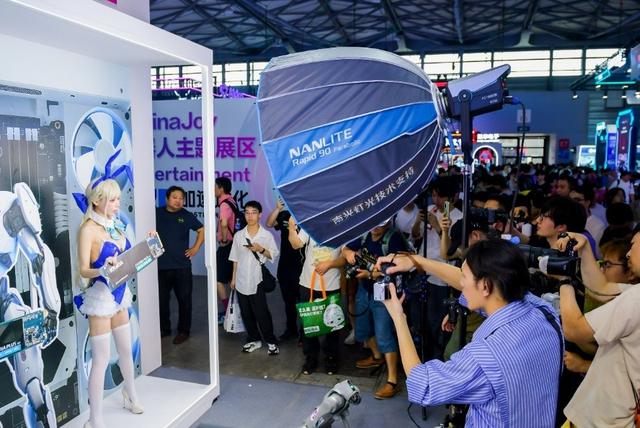 南光亮相ChinaJoy 2025，引领数字娱乐影像照明新潮流