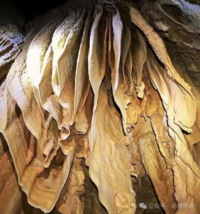 探秘阳城县横河银沙洞：地下深处的珠光宝穴与千年矿道