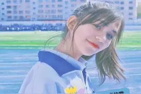 我中俄混血美女，父母从小不鸡娃，不卷娃，我却活成这样图片