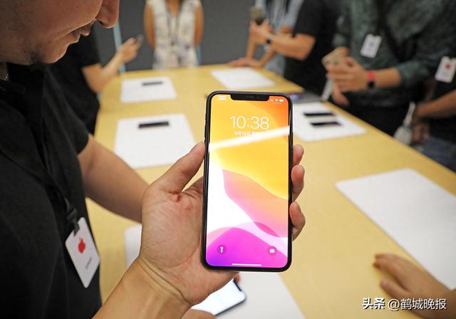 科技巨头对决：华为苹果新品齐发，谁能更胜一筹？