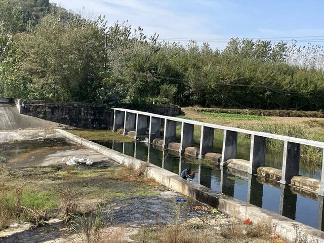 骑游探访滁州小蓝湖“蓝眼睛”白米山矿坑
