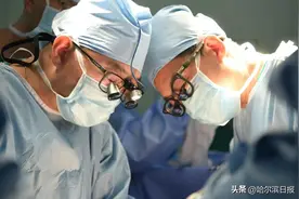 哈尔滨医大二院与医大三院联合完成！全省首例利用“废弃肝”进行右三叶切除联合辅助肝移植手术图片