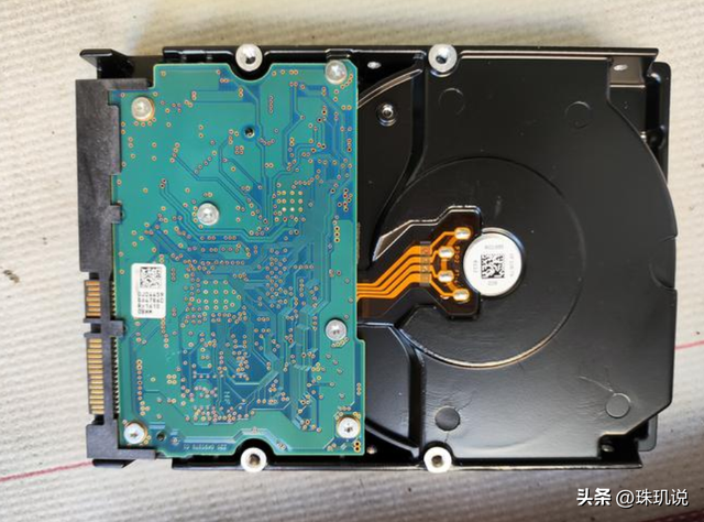 希捷50TB硬盘破局，美光120亿现金抗周期，谁是超英伟达10倍黑马