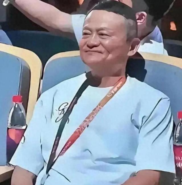 马云现在胖得像尊佛似的，看着是富贵相，真是越活越有“福相”