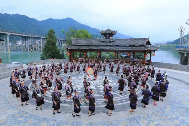 乡游黔中 · 剑河县 太拥镇丨秋染八万山,林海叠彩入画来