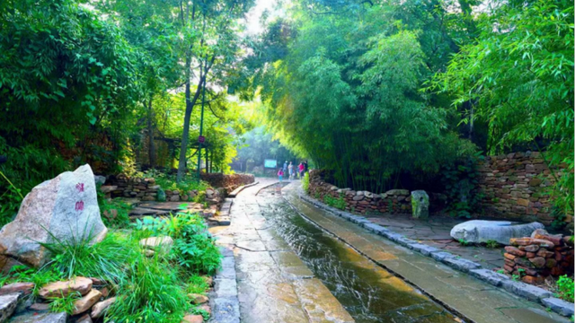 竹泉村·红石寨营地获评全国五星级汽车自驾运动营地