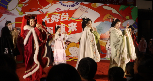 仲景养生小镇“跨年光影盛宴”火爆出圈