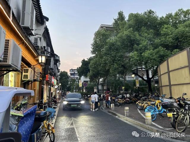 杭州寻吃·一碗蟹黄面