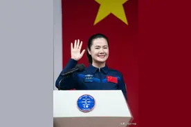 从造火箭到坐火箭 从幕后到台前 我国第三位女航天员亮相图片
