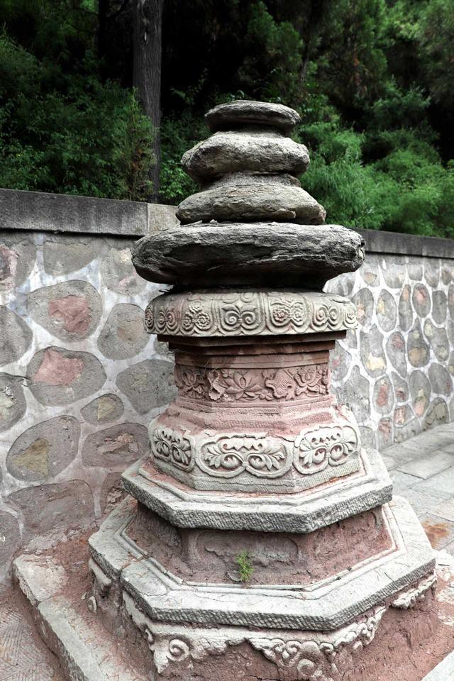 卦山天宁寺塔林——交城