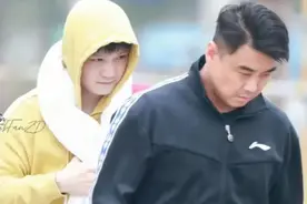 樊振东和王皓的感情：只要你回头望，会发现我一直都在图片