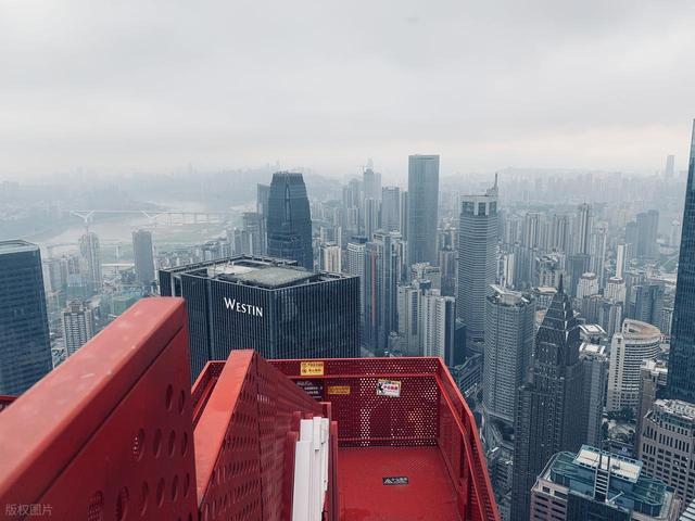 它是国内最有 “割裂感” 的城市之一！江湖豪气又不失文人雅致