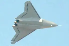 歼10C痛击西方战机，下一步还卖啥？孟加拉网友：最好直接买歼50图片