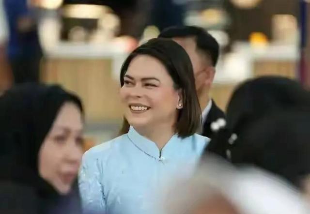 莎拉宣布第三国准备接人，话音刚落，海牙传来噩耗，老杜被控谋杀