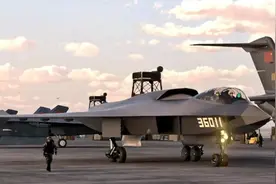 歼-36试飞美国再破防，欲抢跑研发七代机，可特朗普这关过不去图片