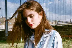 大批英国美女涌入中国，表面是找工作，真实原因让英国男生羞愧图片