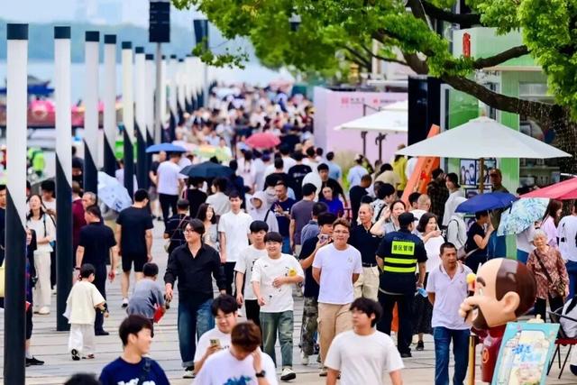 《新华财经》关注！三湖联动绘就全域新景，“非凡园区”亮出文旅新名片！