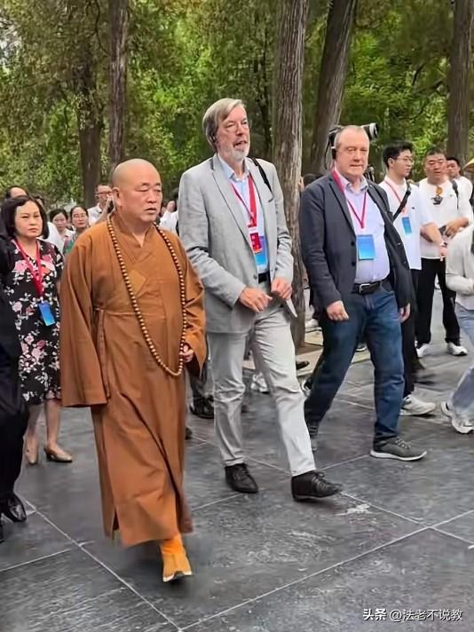 曝释永信被带走调查，少林寺回应模糊，曾被举报在国外有上亿豪宅
