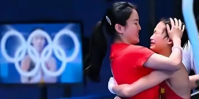 官宣退役不到1个月，张家齐接受采访，句句不提却字字都是全红婵