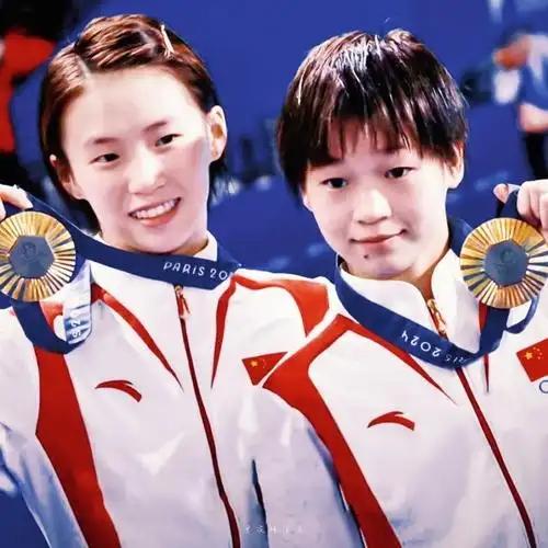 同是冠军父母，陈芋汐父母夸女儿很自律，全红婵母亲却说：胖点好