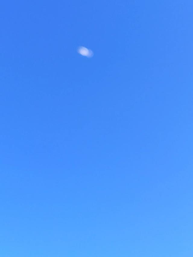 黄岛的天和海蓝得惊人