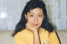 歌唱家关牧村，被前夫家暴，二婚被宠21年，如今71岁风采依旧图片