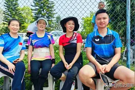 这里有一处好荫凉的乒乓球活动场地，任何时候都可以打。图片