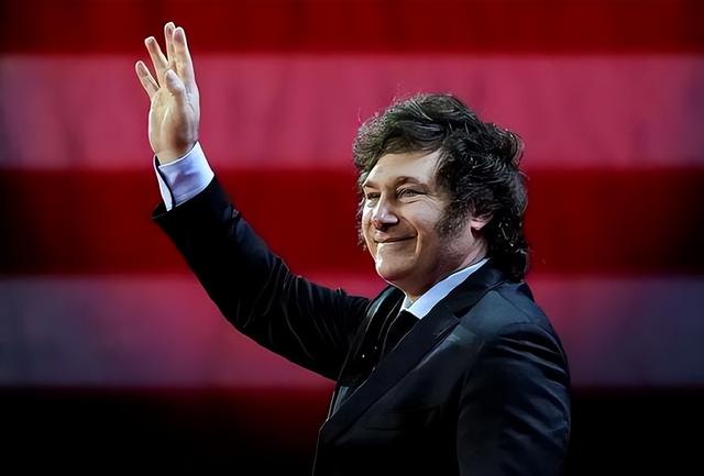 加拿大总理刚到北京，又有两国元首计划访华，特朗普突然喊话中国