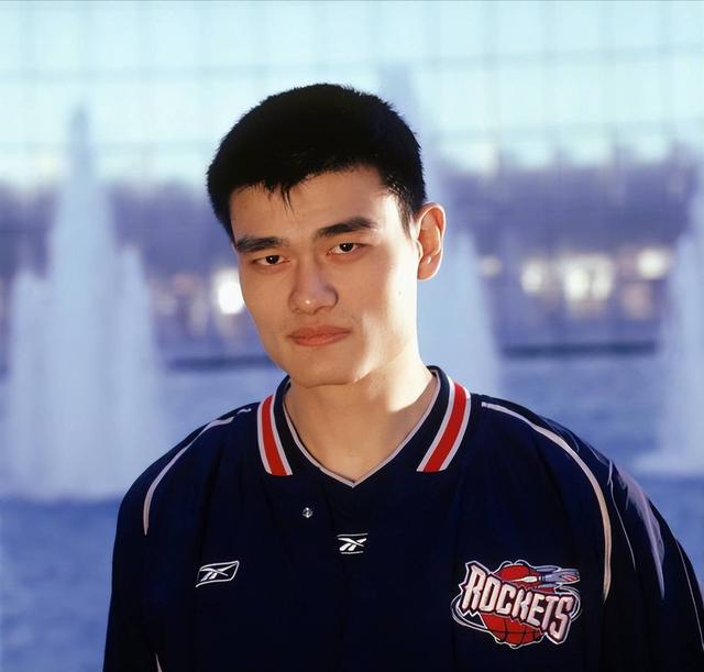 姚明做梦也没想到，15岁的女儿	，如今仅凭一个举动就给他长脸了