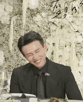 你俩不对劲，怎么戏外也这么好磕？原地结婚吧！