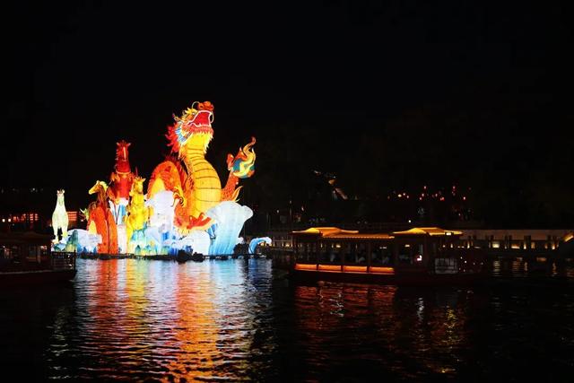 亮灯！马到！这是昨晚的南京