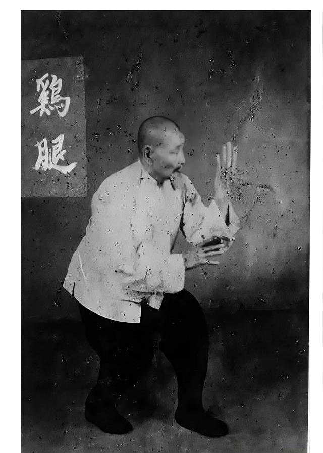 前脚一踩浑身炸劲！心意拳秘传丹田发力诀窍，练出穿透力