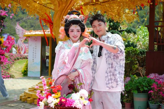 直击第五届观音山花朝节绚烂启幕，漫天花雨刷爆朋友圈~