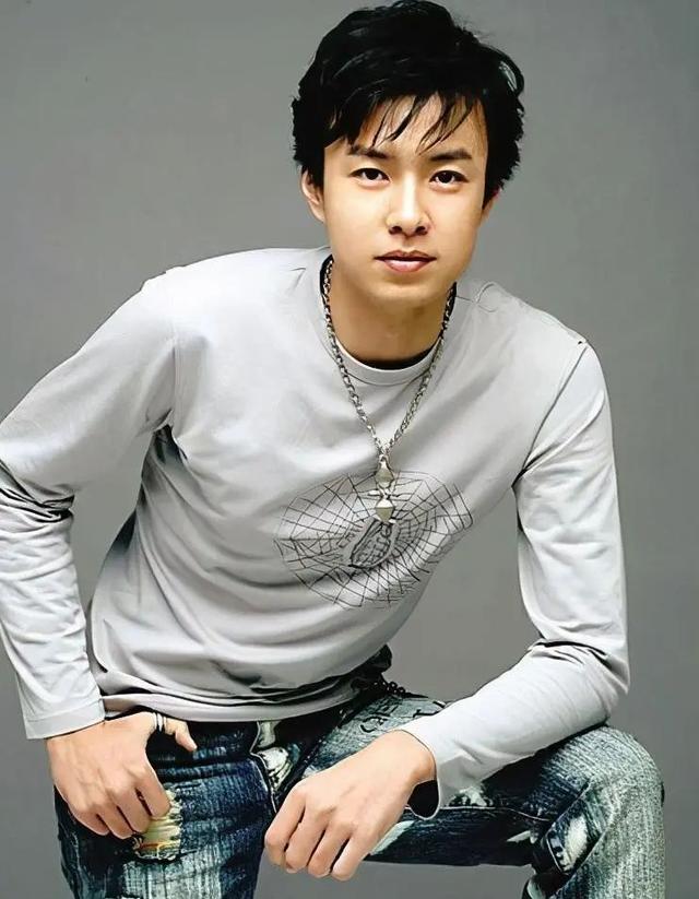 演反派再次爆红！相亲认识妻子，15年零绯闻，一起陪妈妈抗癌！