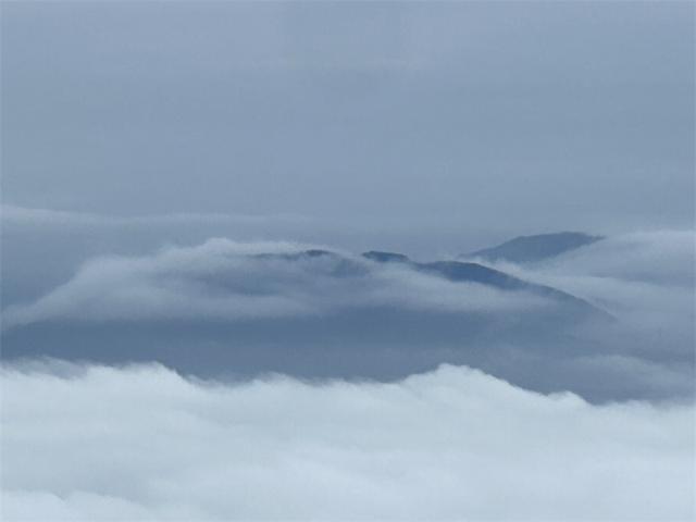 秋雨润泰山 云海漫山峦