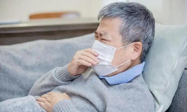 医生发现：男性若长期不喝酒，用不了多长时间，身体或有6个变化