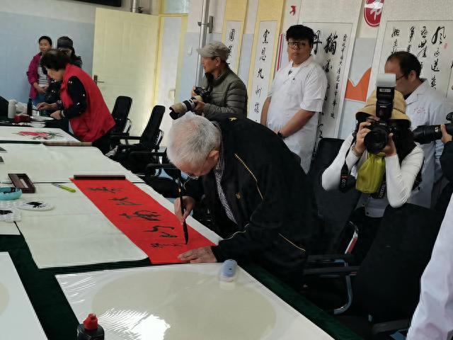 情满金秋迎重阳 文化养老暖人心
