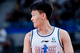 CBA季后赛1/4决赛综述：李弘权8中8空砍20分，上海1分惜败浙江；赵睿复出，广州轻取新疆图片