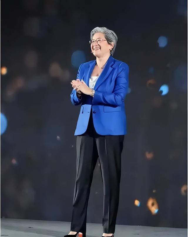 年薪4亿！美国芯片女王居然是中国人，在中国最艰难时她站了出来