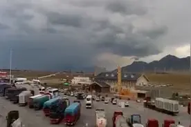 橙色预警！赛里木湖周边今晚或有冰雹伴短时强降水图片